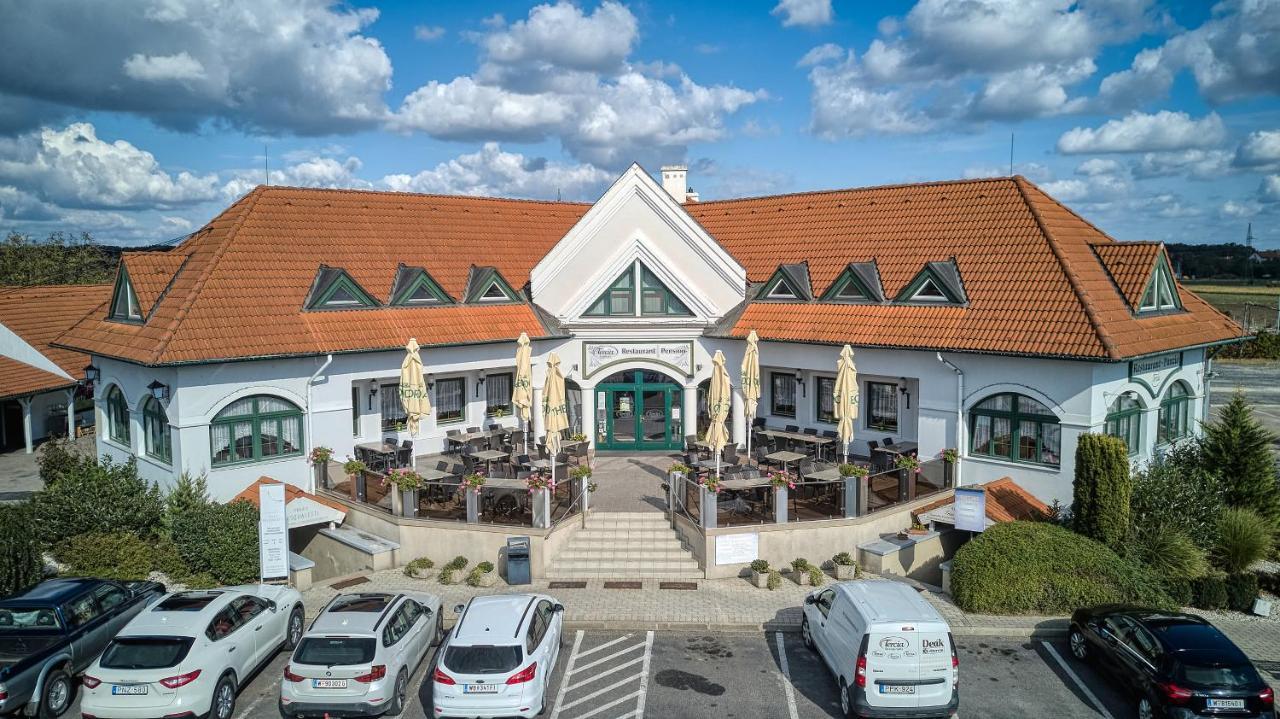 Tercia Kophaza Panzio B Bed & Breakfast Exterior photo