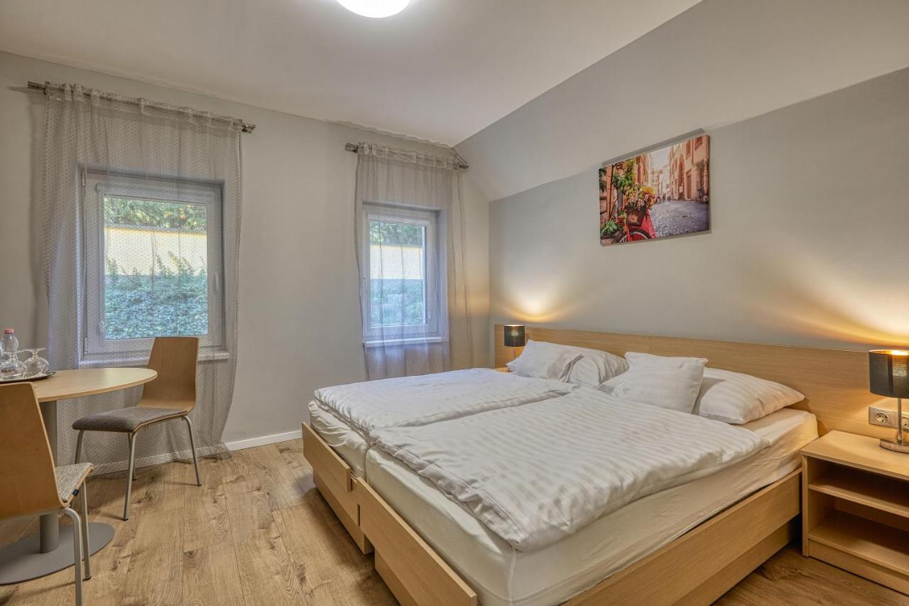 Tercia Kophaza Panzio B Bed & Breakfast Exterior photo